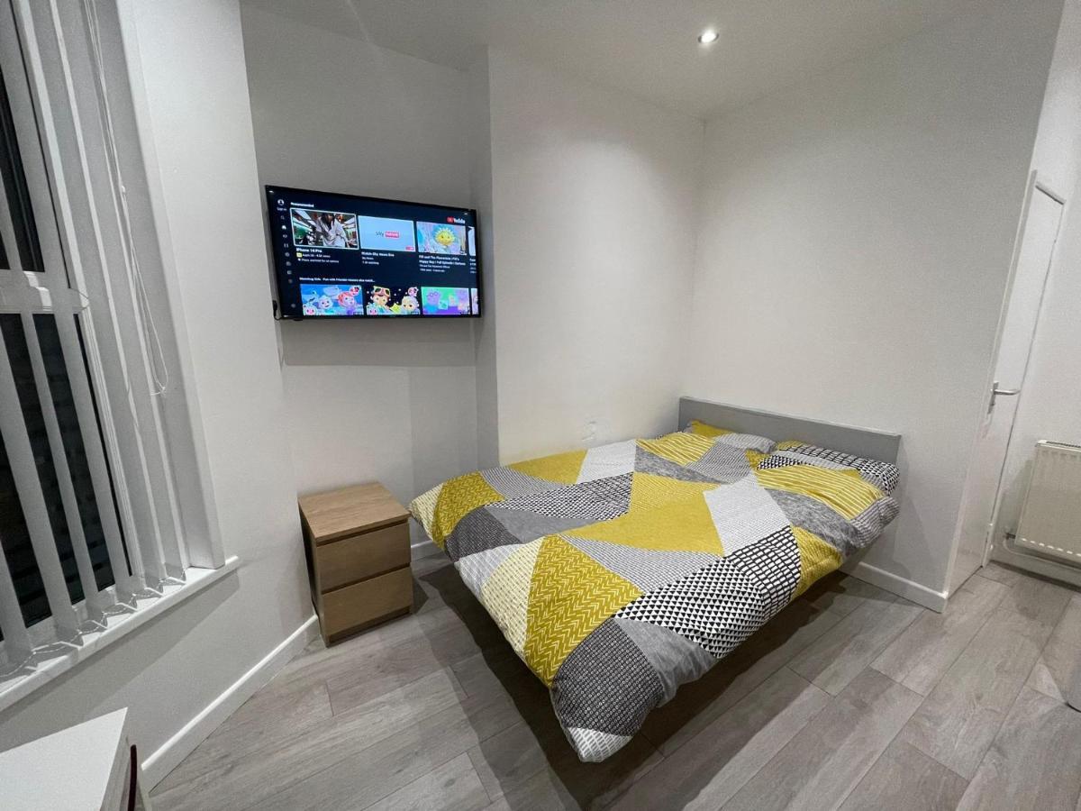 Selection Of Stylish Apartments Within Walking Distance Of Cardiff City Centre Exterior foto