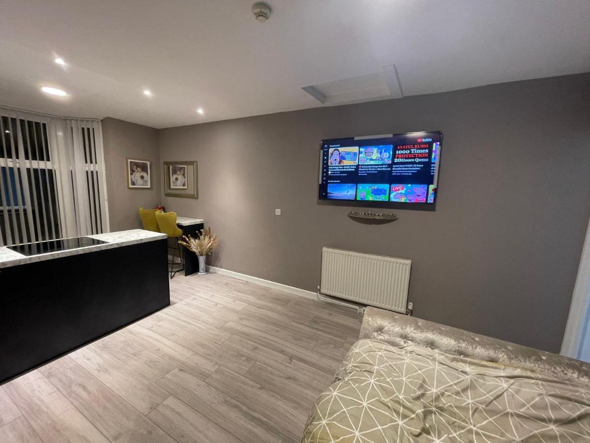 Selection Of Stylish Apartments Within Walking Distance Of Cardiff City Centre Exterior foto